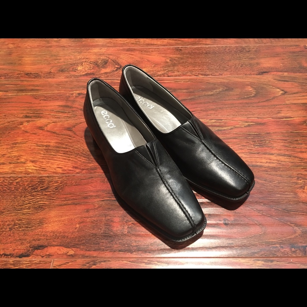 ECCO SHOES